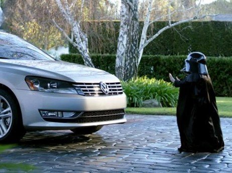 Uma criança vestida de Darth Vader e usando a força: que pai nerd não se orgulharia? Comercial do Passat 2012 com criança vestida de Darth Vader