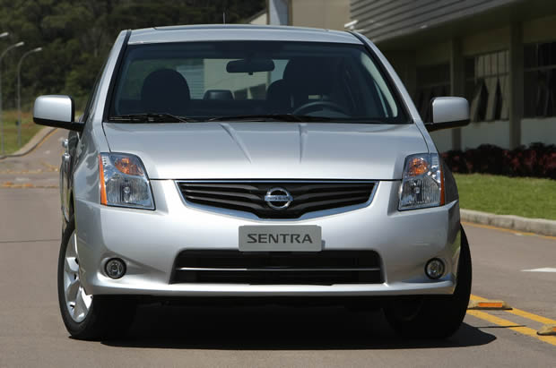 O design do Sentra não é atrativo, mas a tecnologia e a mecânica são fenomenais! Características do Nissan Sentra