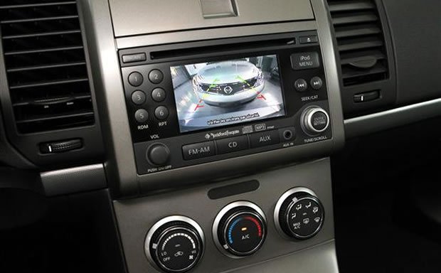 Um painel minimalista, mas de altíssima qualidade: esse é o Nissan Sentra! Painel do Nissan Sentra