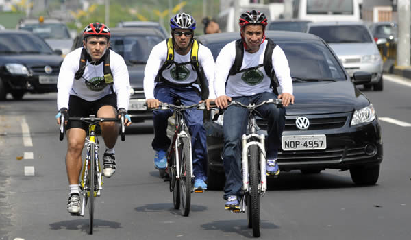 Como andar de bicicleta nas grandes cidades