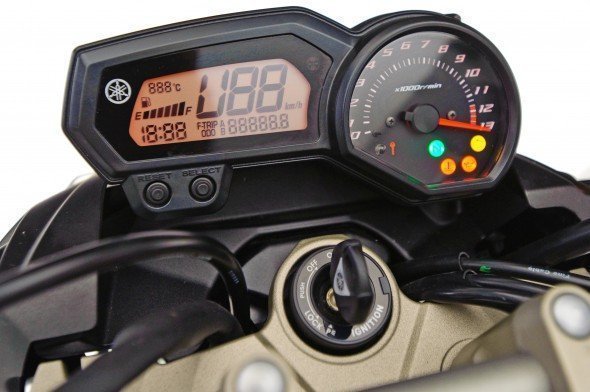 Painel Yamaha XJ6 Equipamentos do painel da Yamaha XJ6