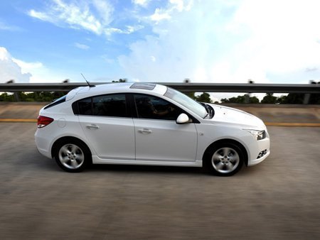 Chevrolet Cruze Sport6 (lateral) Lateral do Chevrolet Cruze Sport6