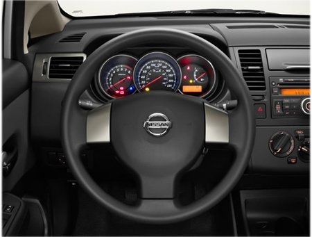 Nissan Tiida Sedã 2013 (painel) Painel do Nissan Tiida Sedã 2013