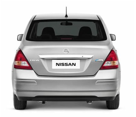 Traseira do Nissan Tiida 2013 Nissan Tiida Sedã 2013 (traseira)