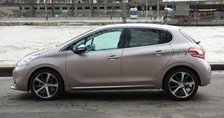Lateral do Peugeot 208 Lateral do 208