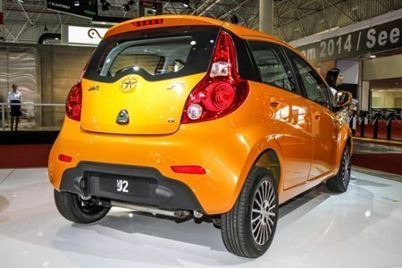 Traseira do J2 da JAC Motors Traseira do J2