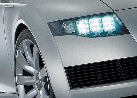 Cuidado ao modificar os faróis de seu veículo! O problema de um farol de LED no seu carro