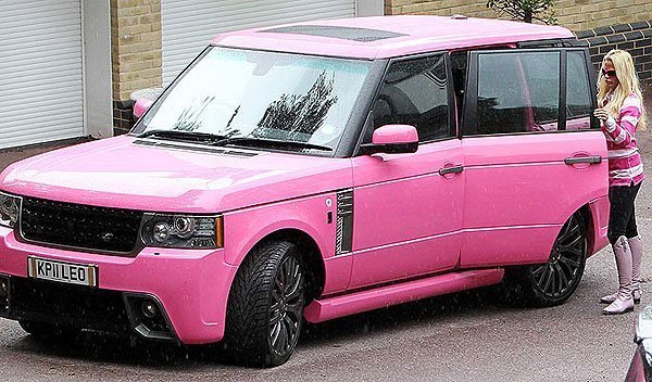 Katie Price e seu Range Rover Pink