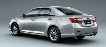 Lateral traseira do novo Toyota Camry