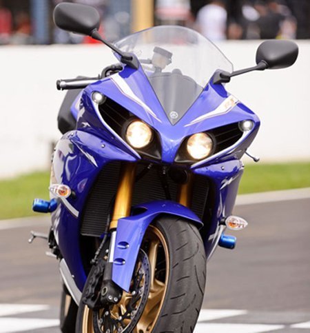 Frente da Yamaha YZF-R1