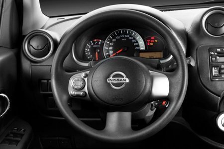 Painel do Nissan March SR 2013
