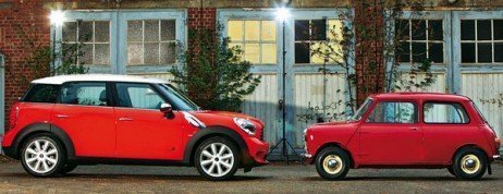 Carros velhos e novo com segurança