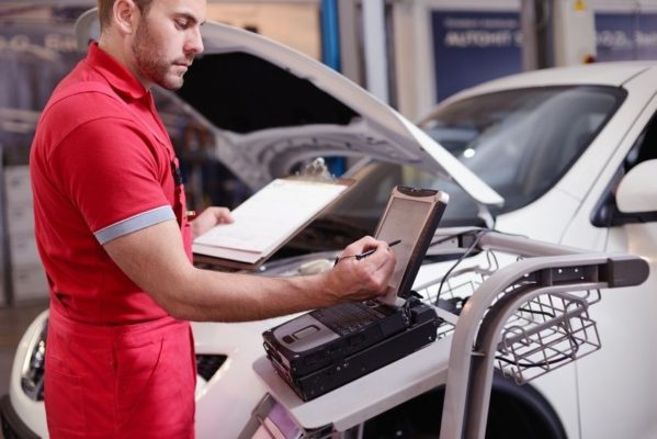 Cobrança de diagnóstico de problemas em carros