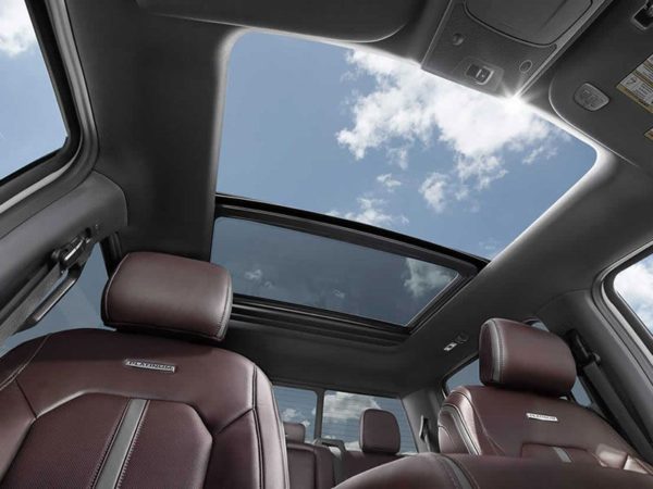Carro com teto solar