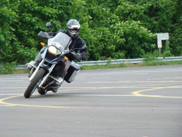 Dirigindo motos